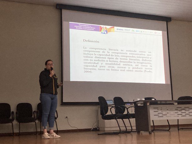 Conferência da Profa. Ayda Elizabeth Blanco Estupiñán.